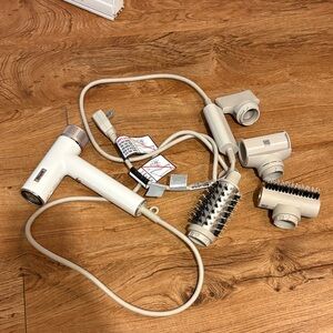 Shark Speedstyle Hair Dryer with Additional blowout brush